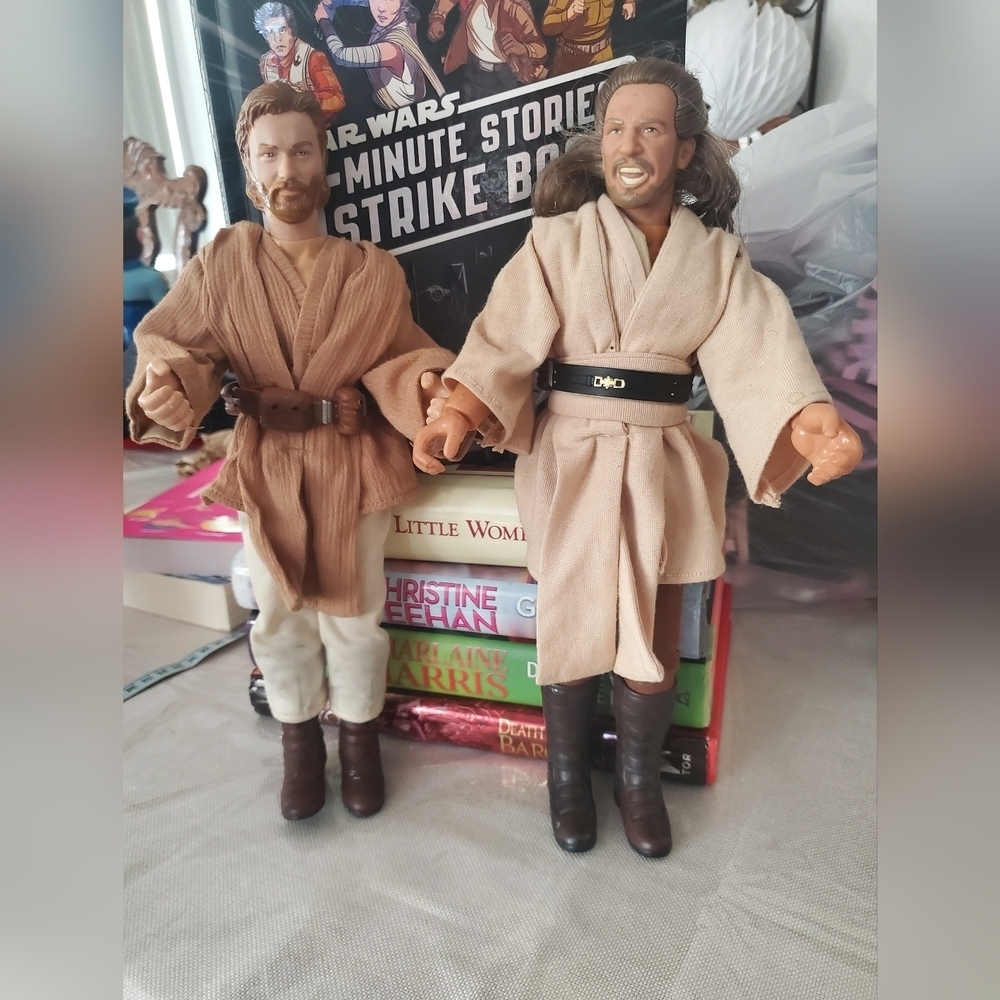 Star Wars Hasbro Action Figures in Brown and Cream Outfits